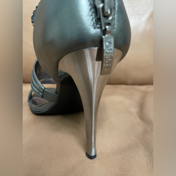 Guess Grey Shoes *Size: 6.5 M - Picture 11 of 13